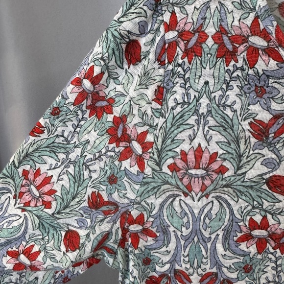 LOFT 100% Linen Floral Tee Womens XS Scoop Neck Gray & Red Short Sleeve‎ Top - Picture 3 of 8